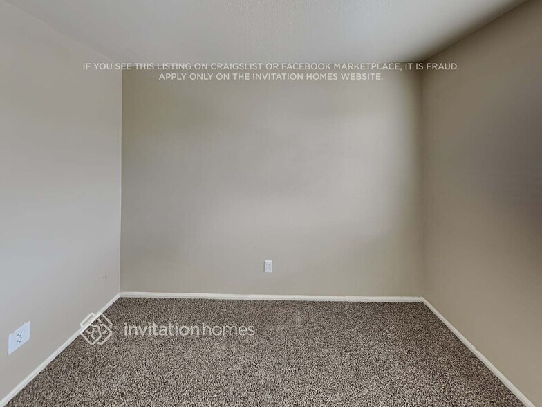 Building Photo - 166 W Brangus Way