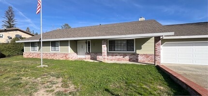 Building Photo - 153 Cypress Hill Dr