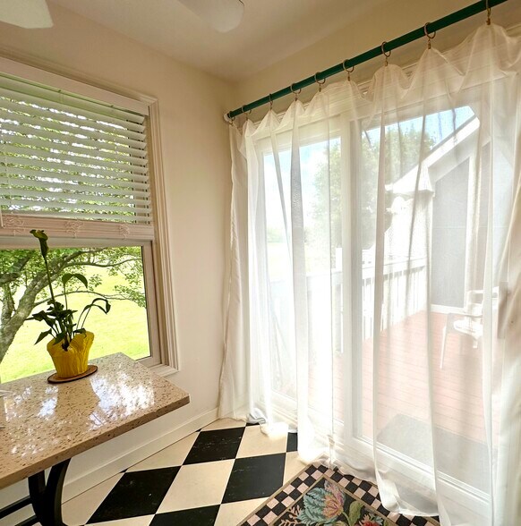 Building Photo - 174 Hemingway Ct