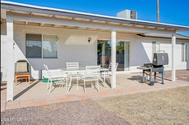 Building Photo - 9819 N 67th Dr