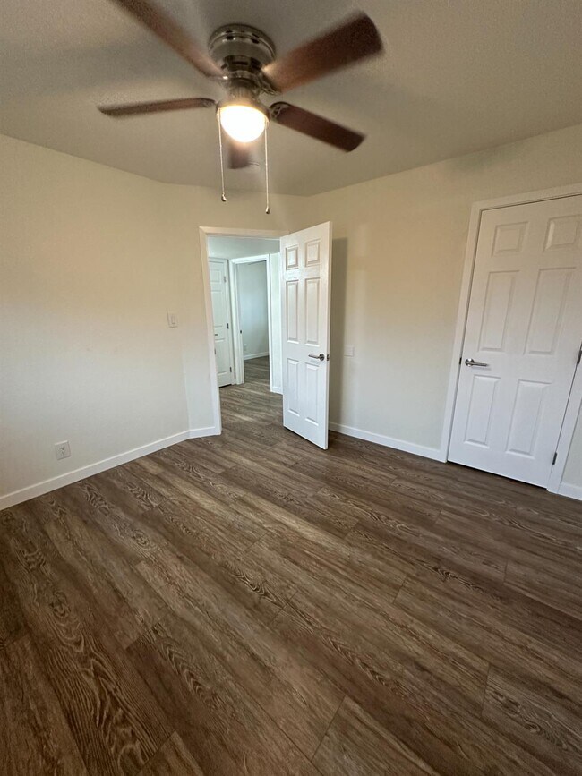 Building Photo - 4554 N Manila Ave