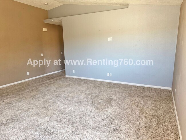 Building Photo - Modern 4 Bedroom 2 Bathroom Home