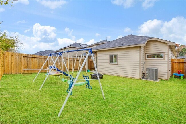 Building Photo - 418 Emerald Thicket Ln