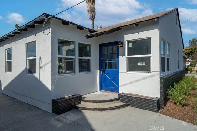 Building Photo - 3041 8th Ave