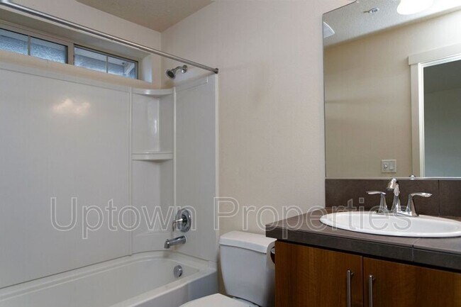 Building Photo - 7894 NE Miriam Way