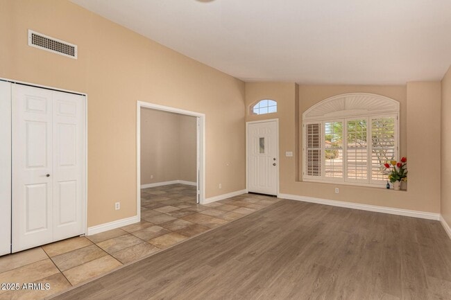 Building Photo - 1249 E Villa Maria Dr