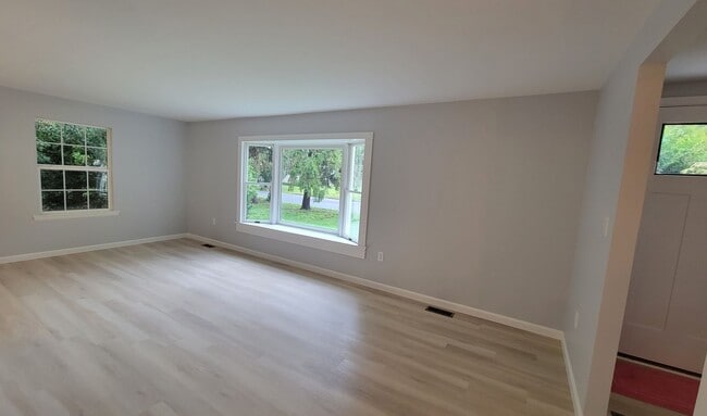 Building Photo - Remodeled Single Family home in Milton