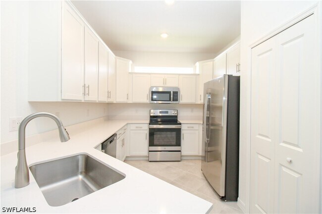 Building Photo - 2156 Dragonfruit Wy