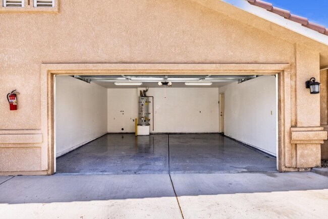 Building Photo - 16201 Viho Rd