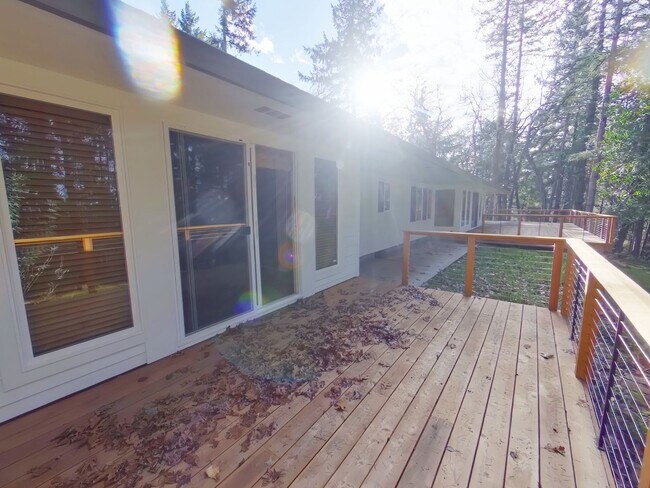 Building Photo - 3240 S Louis Ln