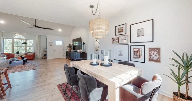 Building Photo - "Charming 3-Bed, 2-Bath Home on Claypool R...