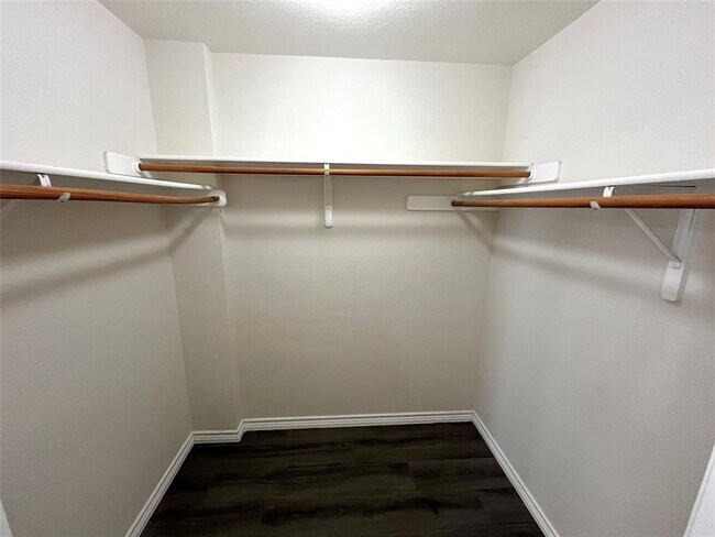 Building Photo - 206 Presidio Dr