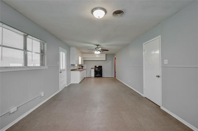 Building Photo - 1002 N Stewart St