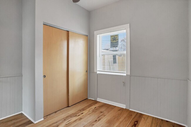 Building Photo - 511 Schirmer St