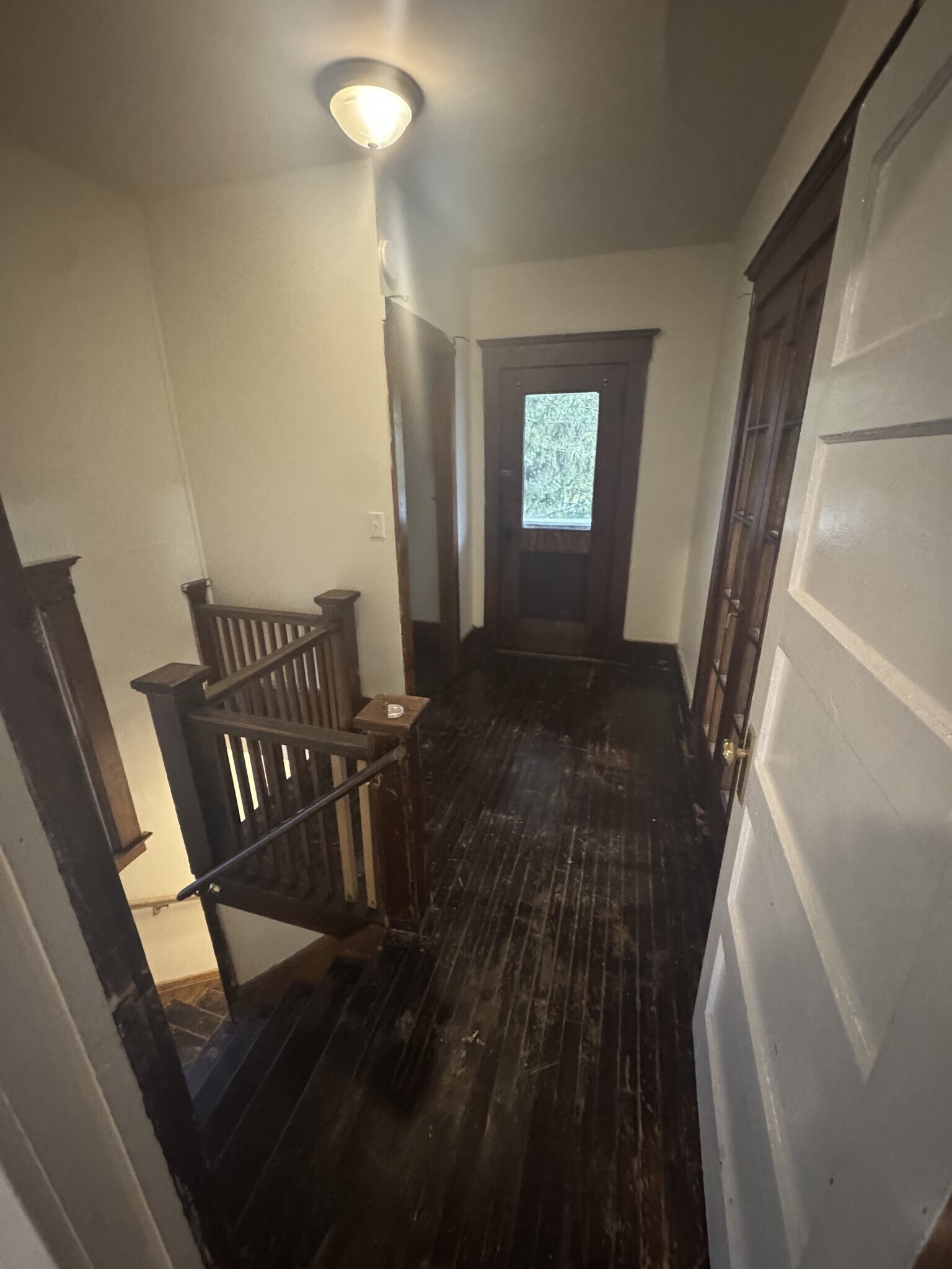 Building Photo - 606 Summit Ave