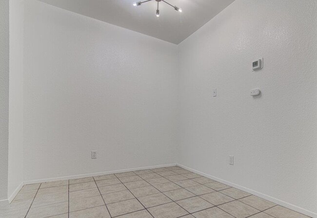 Building Photo - 805 Sirocco Dr