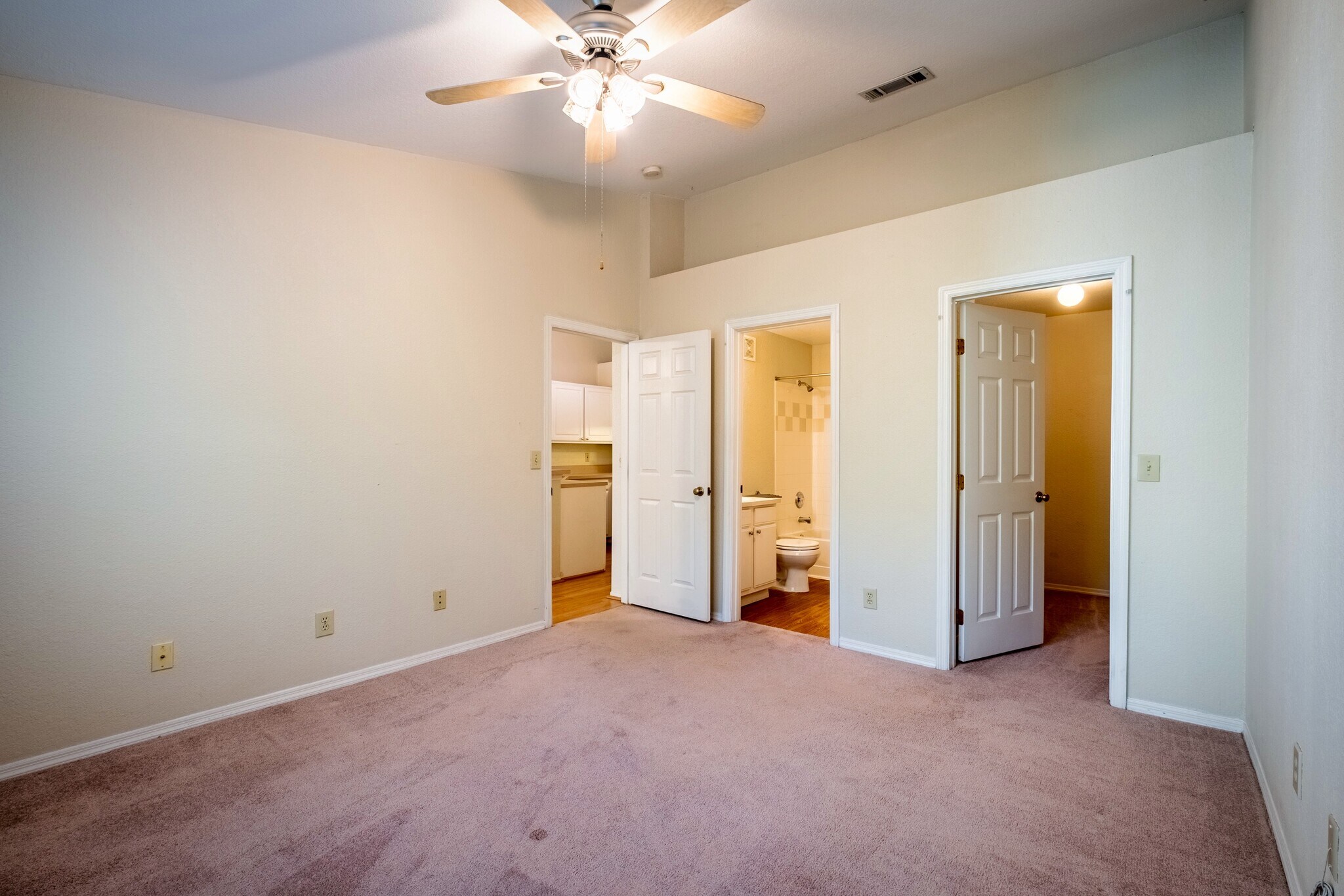 Building Photo - 13810 Sutton Park Dr N