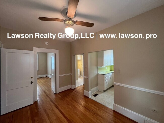 Building Photo - 1733 Maiden Ln SW