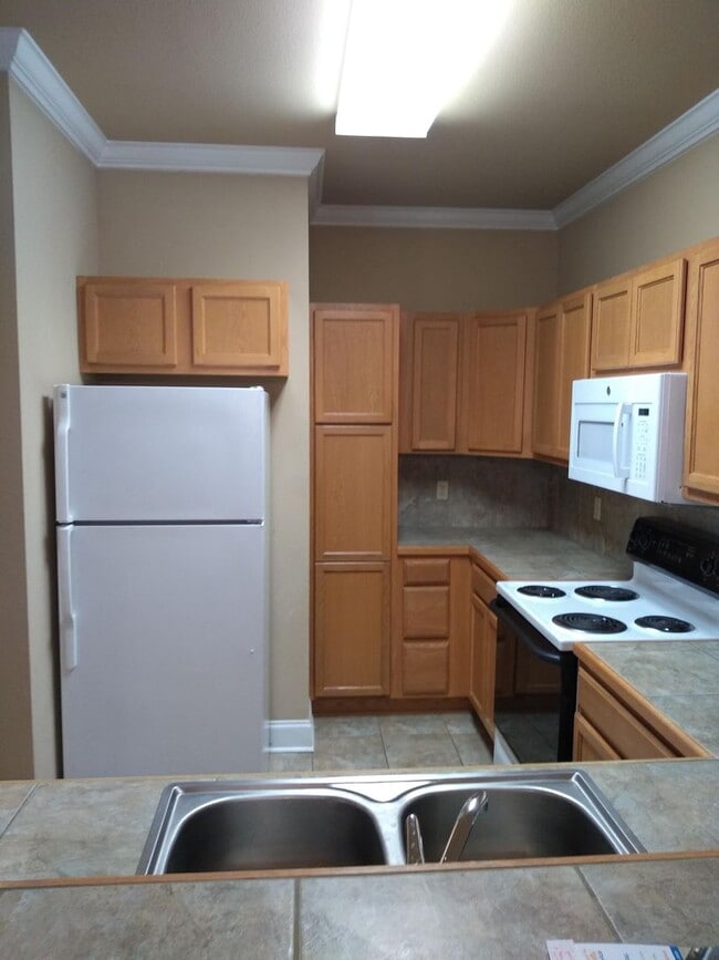 Building Photo - 301 Penny Ln