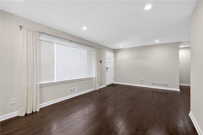 Building Photo - 147 Hermer Cir NW