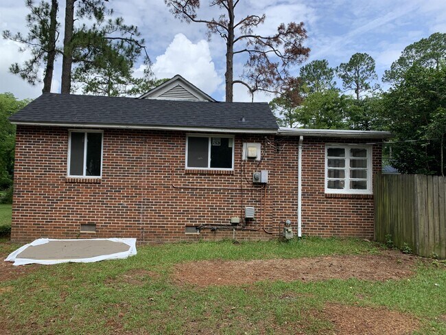 Building Photo - 1133 Mary Ave