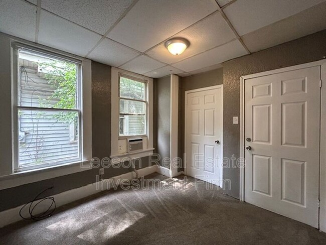 Building Photo - 426 Merrick St