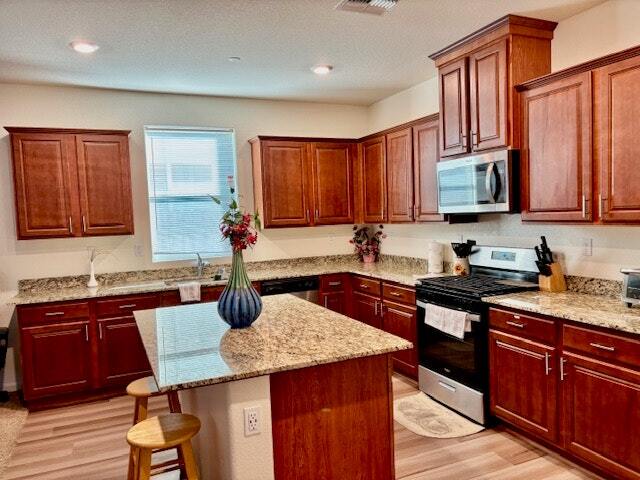 Building Photo - 10424 Skynyrd Way