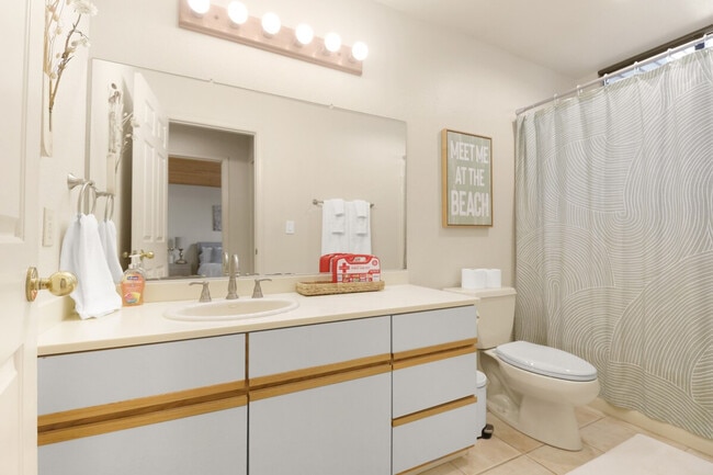 Building Photo - 112 Duck Ct