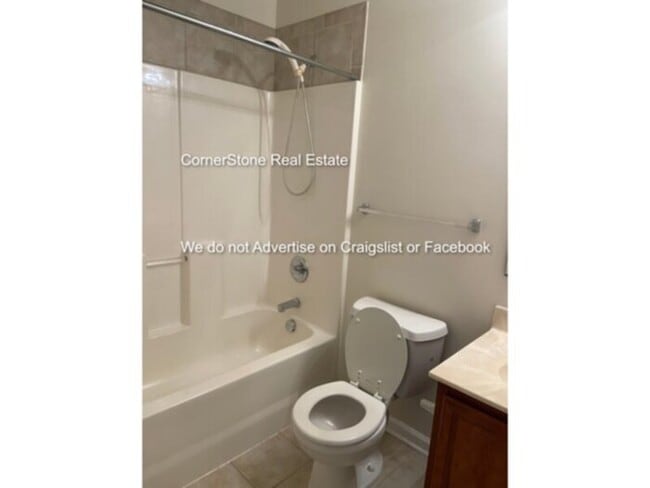 Building Photo - 50 Breezewood Dr