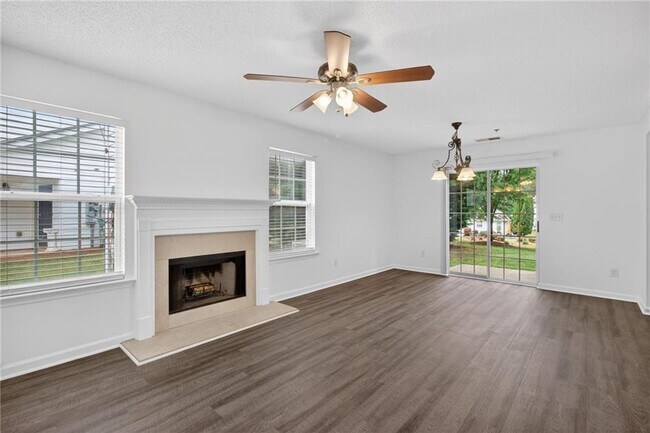 Building Photo - 275 Cottonwood Creek Cir