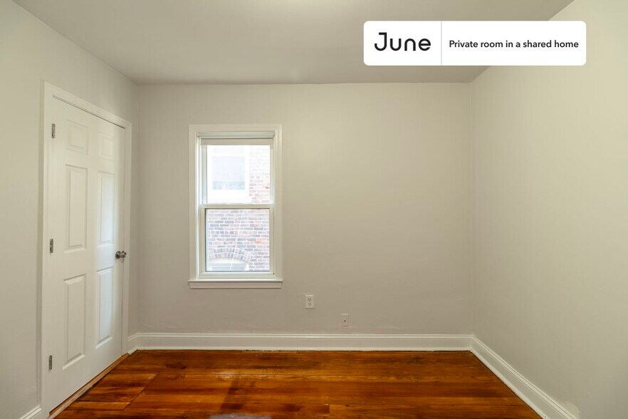 Primary Photo - Private bedroom in 4 bed/1 bath Home
