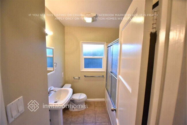 Building Photo - 6451 Gaviota Ave