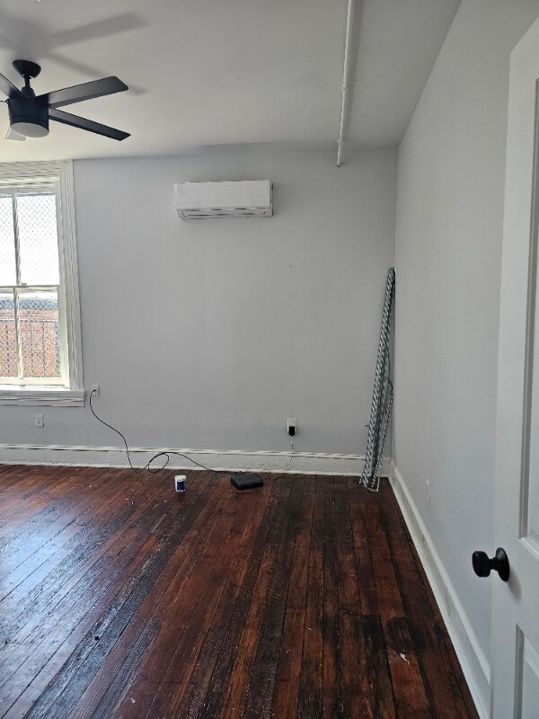 Building Photo - 2116 N Charles St