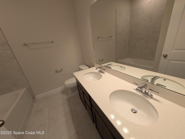 Building Photo - 2504 Landing Dr