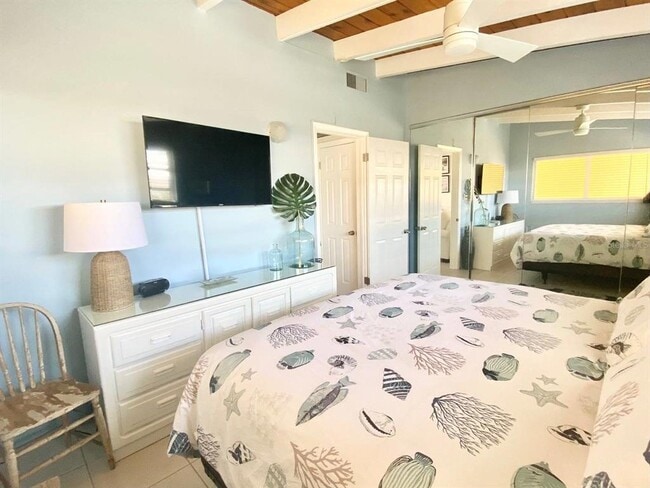 Building Photo - 6006 Midnight Pass Rd