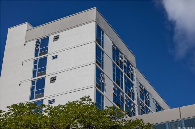 Building Photo - 7000 Hawaii Kai Dr