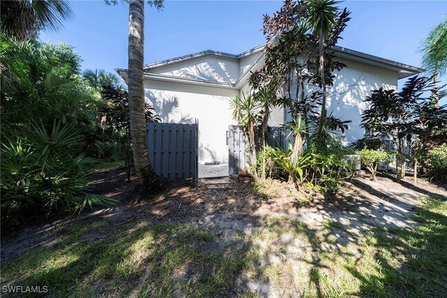 Building Photo - 17456 Woodland Trace Dr