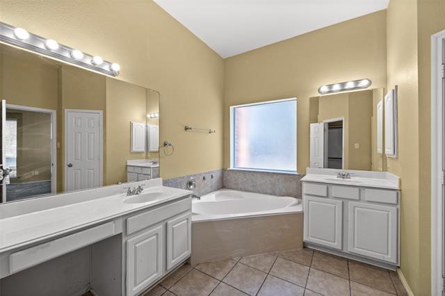 Building Photo - 5544 Clay Ct