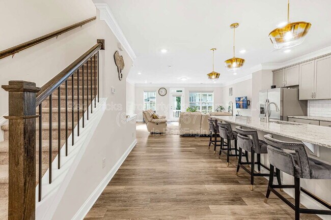 Building Photo - 10252 Glenmere Crk Cir