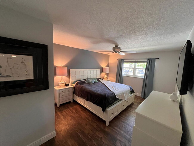 Building Photo - 3175 NE 48th Ct