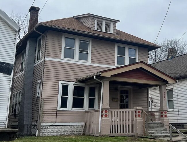 Primary Photo - Updated and Spacious!