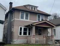 Building Photo - Updated and Spacious!