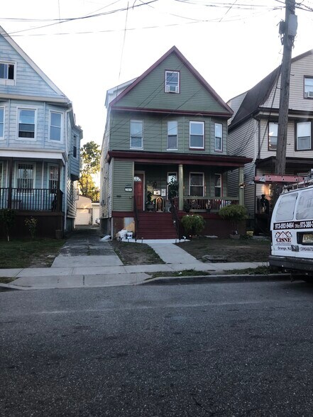 Primary Photo - 360 Jackson St