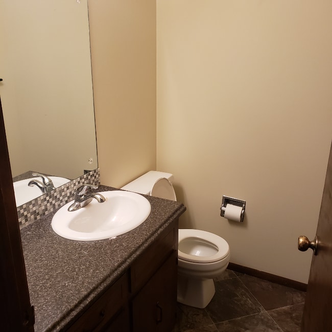 Building Photo - 2313 S White Oak Dr