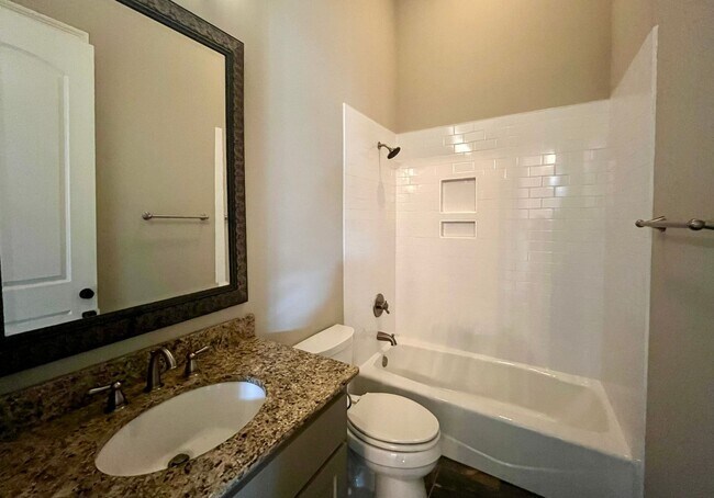 Building Photo - Beautiful Home in Rouzan of Southdowns neighborhood!