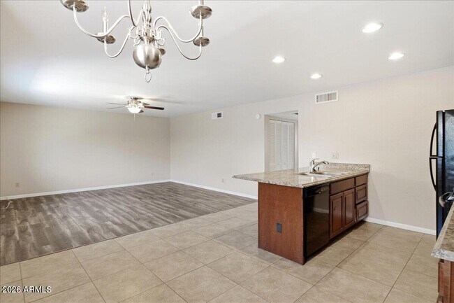 Building Photo - 1241 N Granite Reef Rd