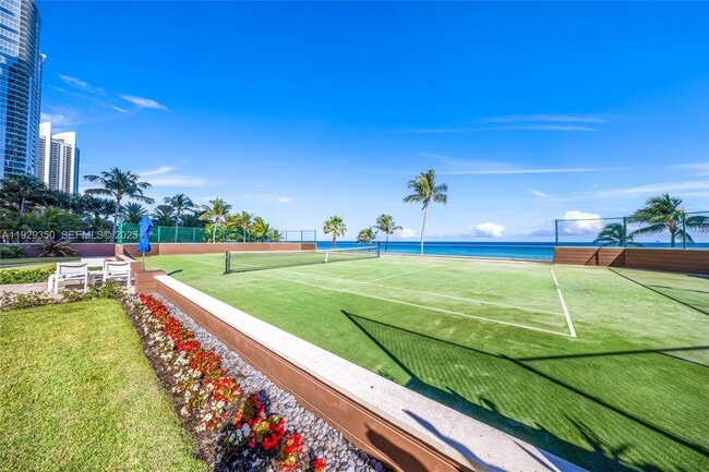 Building Photo - 17555 Collins Ave