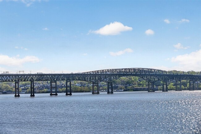 Building Photo - 402 Sacandaga Loop