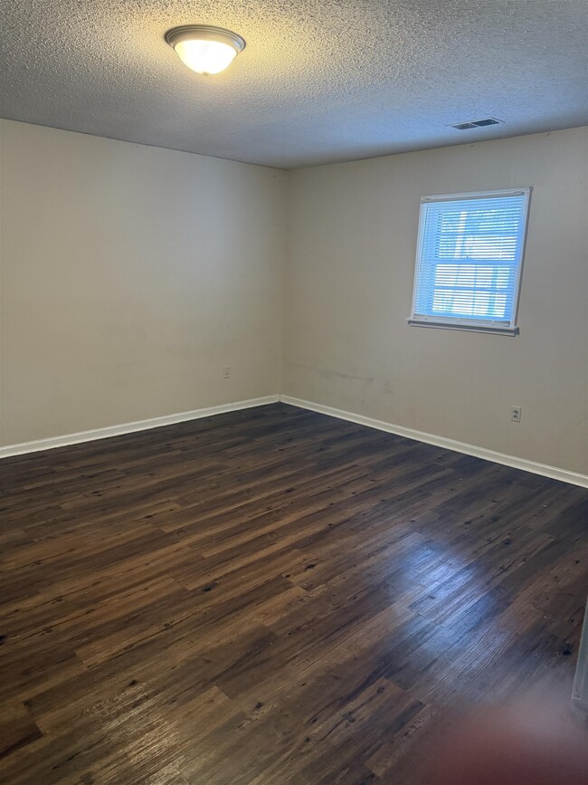 Building Photo - 1257 S Perkins Rd