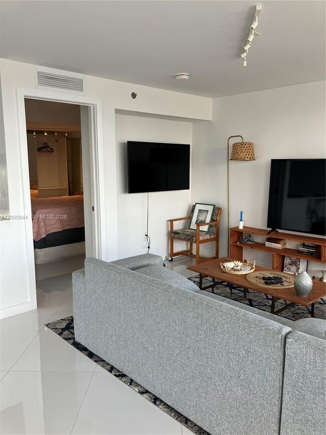 Building Photo - 555 NE 15th St